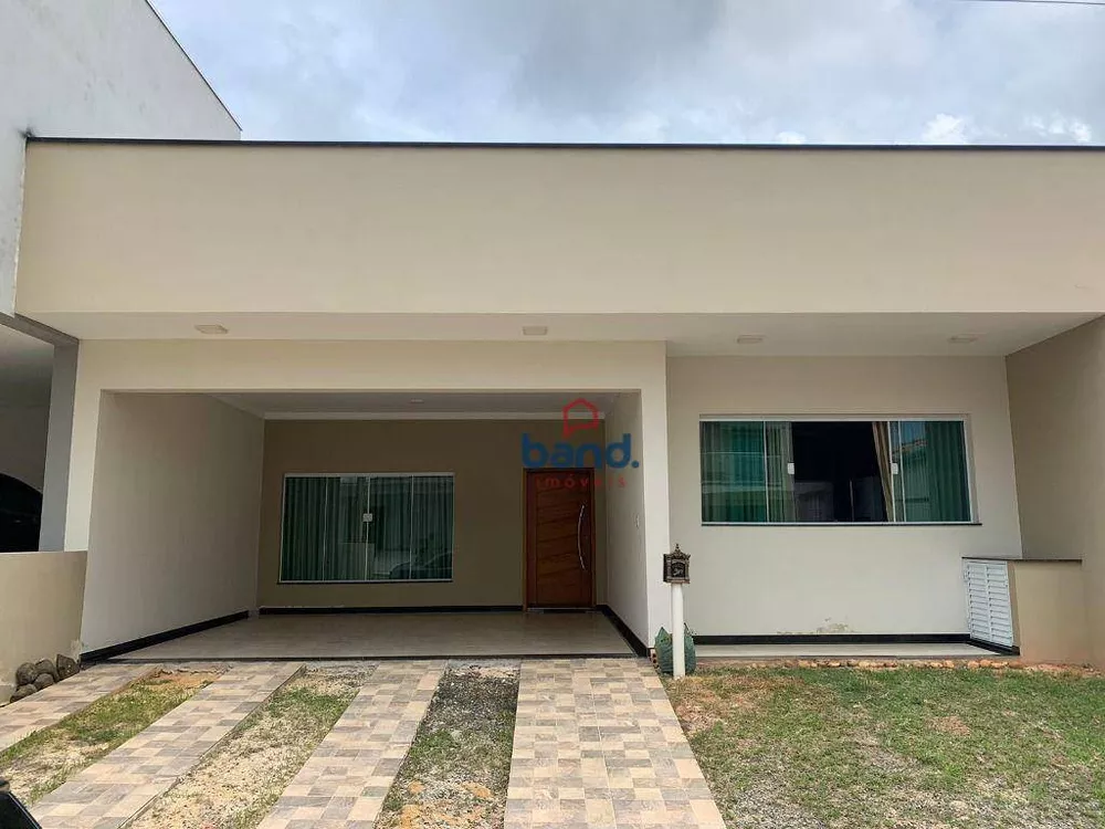 Casa à venda com 3 quartos, 158m² - Foto 1