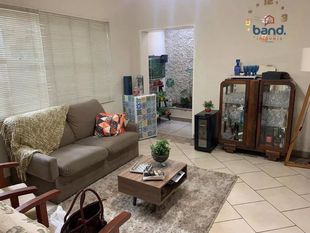 Casa à venda com 3 quartos, 225m² - Foto 3