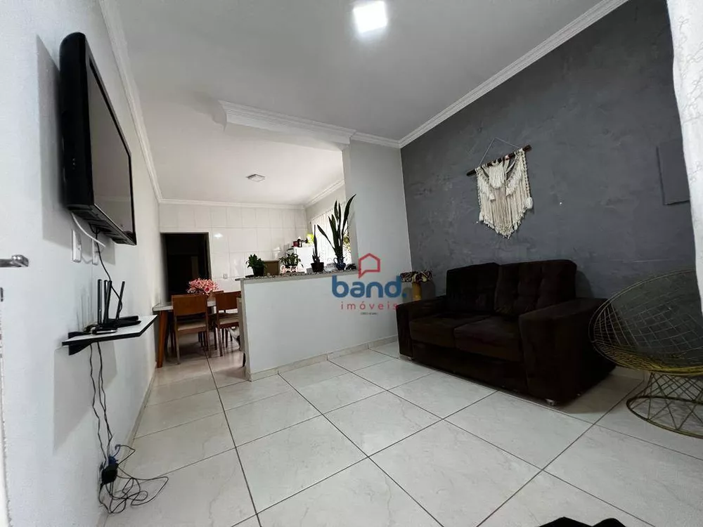 Casa à venda com 2 quartos, 100m² - Foto 3