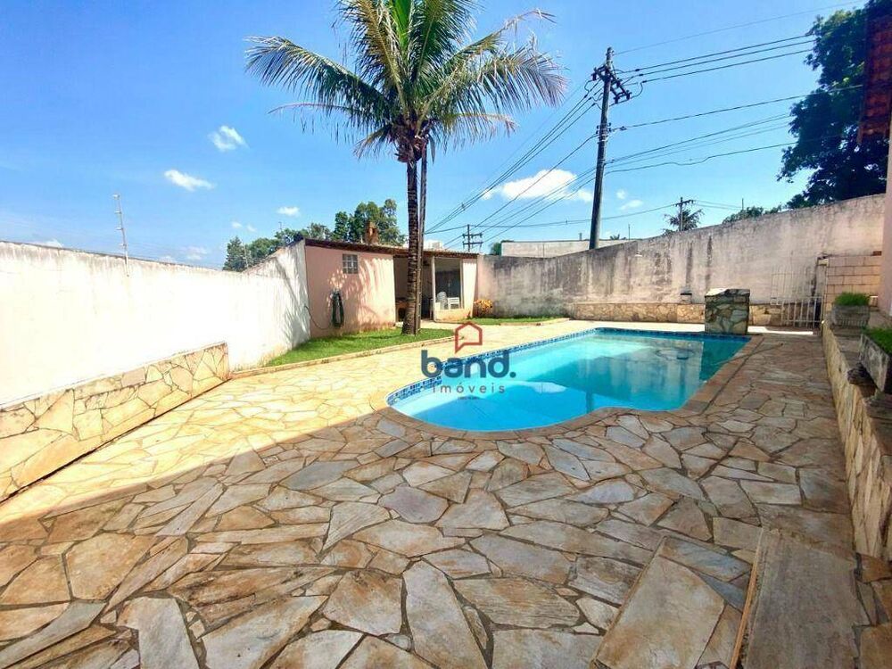 Casa, 4 quartos, 284 m² - Foto 1