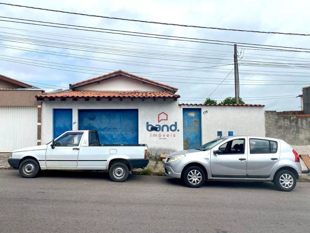 Casa à venda com 4 quartos, 152m² - Foto 1