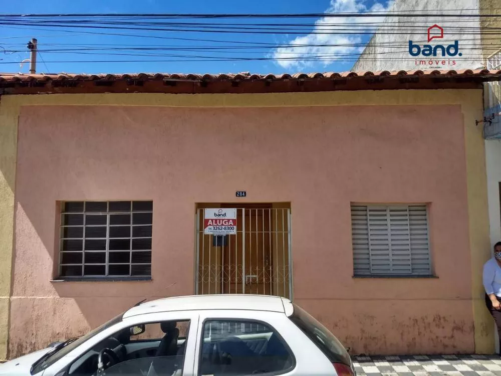 Casa à venda com 2 quartos, 100m² - Foto 1