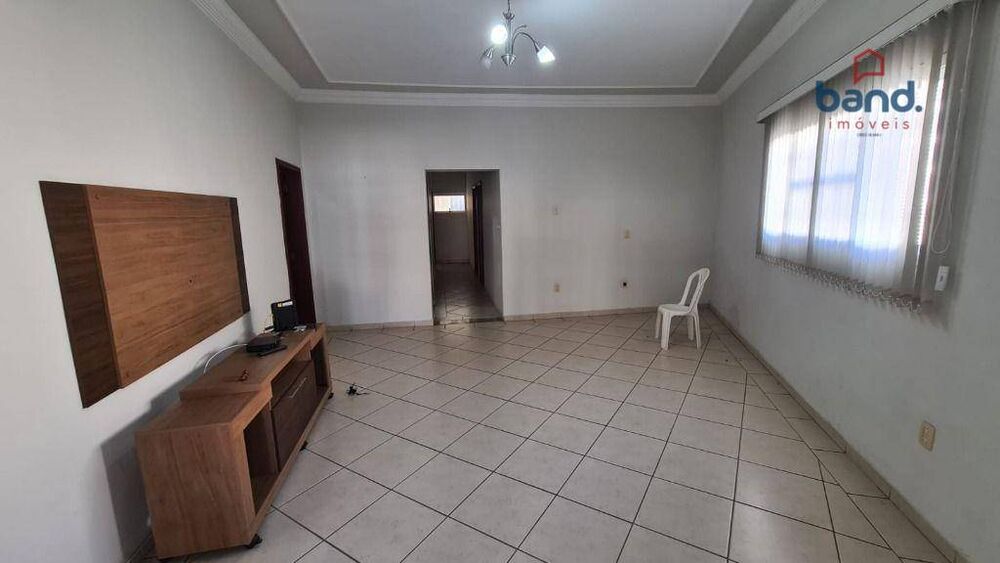 Casa, 3 quartos, 241 m² - Foto 2