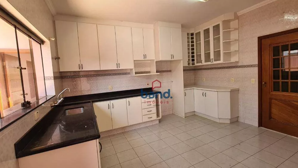 Casa à venda com 3 quartos, 201m² - Foto 4