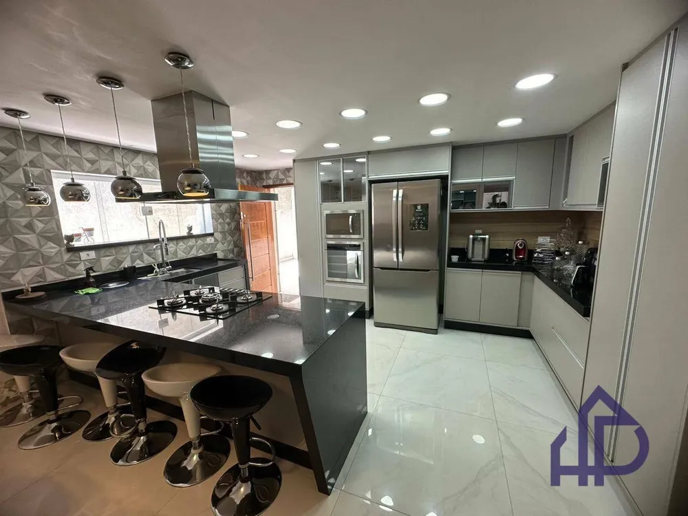Casa, 3 quartos, 313 m² - Foto 3