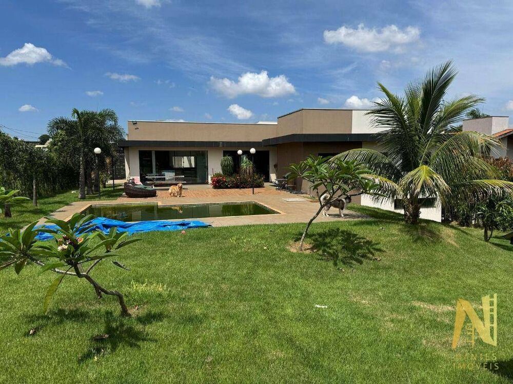 Casa de Condomínio à venda com 4 quartos, 450m² - Foto 1