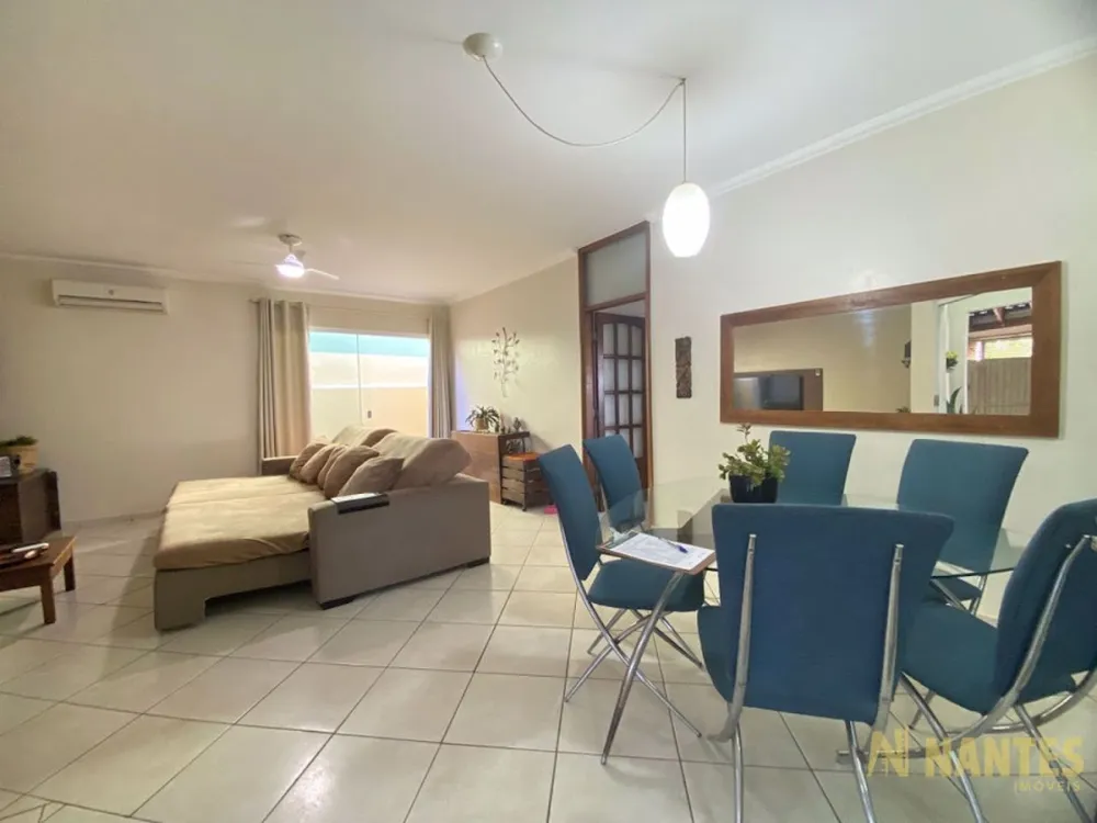 Casa, 4 quartos, 200 m² - Foto 1