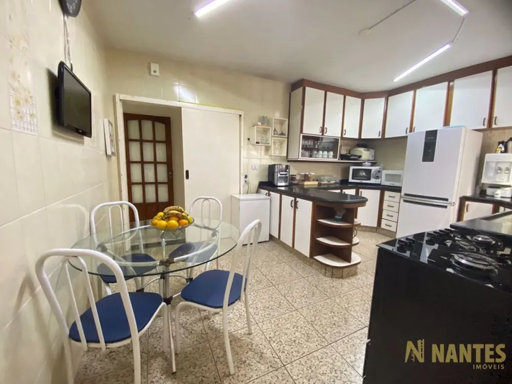 Casa, 4 quartos, 200 m² - Foto 10