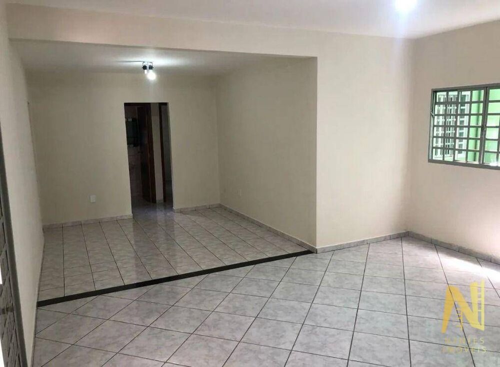 Casa, 4 quartos, 180 m² - Foto 1