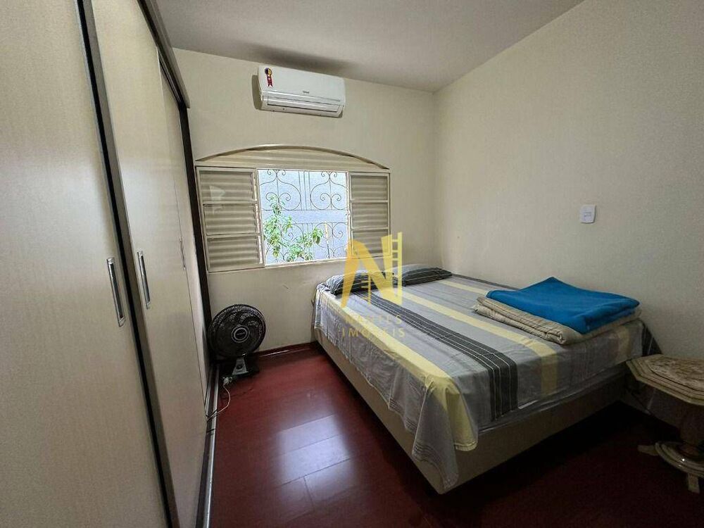 Casa, 3 quartos, 268 m² - Foto 2
