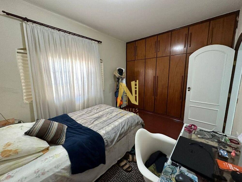 Casa, 3 quartos, 268 m² - Foto 1
