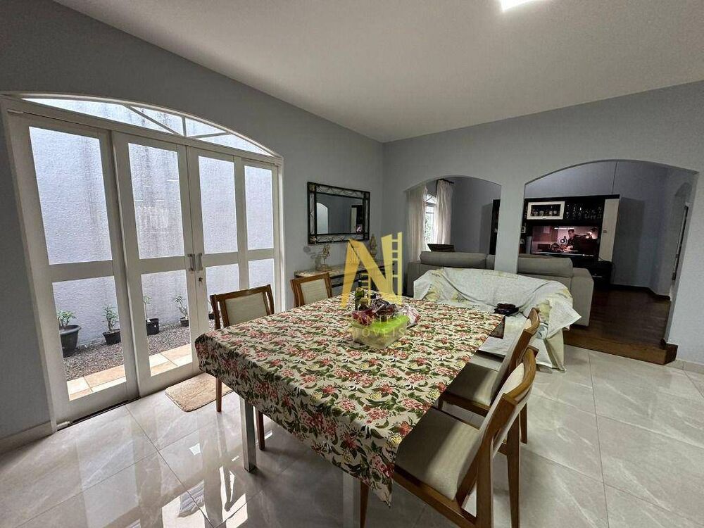 Casa, 3 quartos, 268 m² - Foto 6