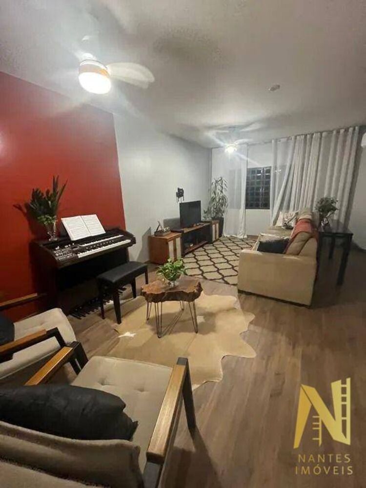 Casa, 3 quartos, 164 m² - Foto 1