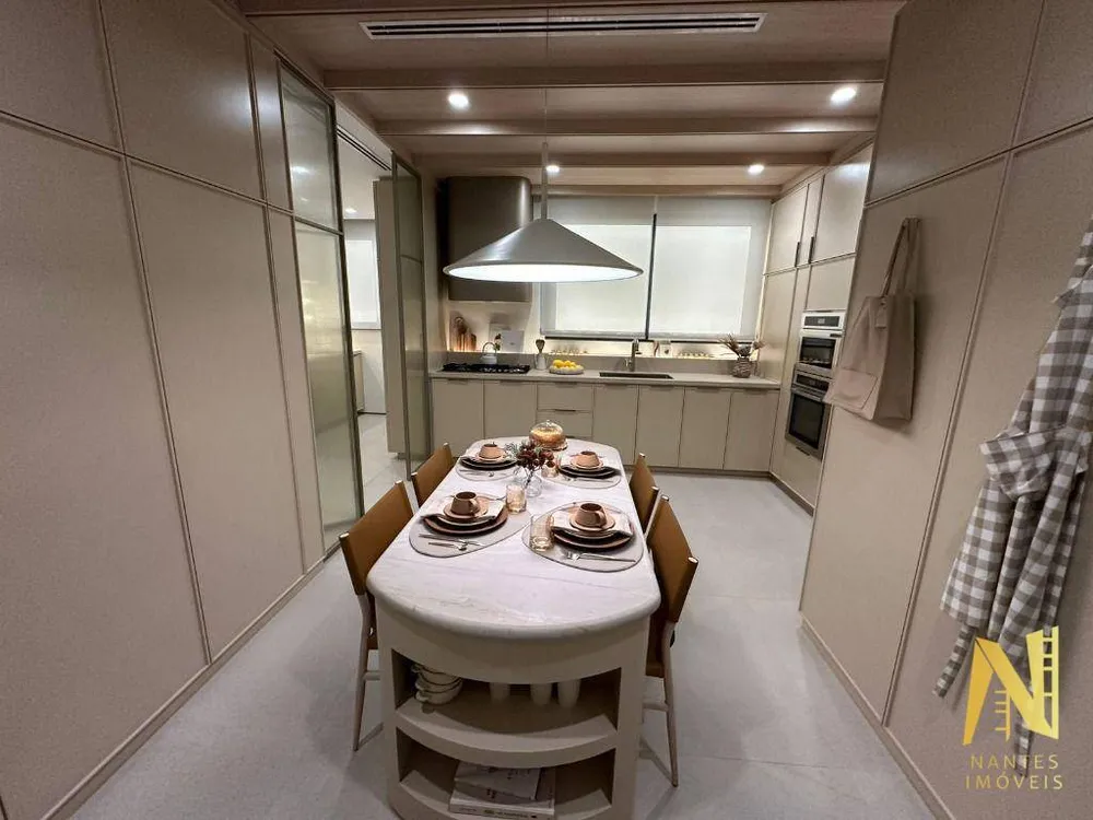 Apartamento, 3 quartos, 233 m² - Foto 1