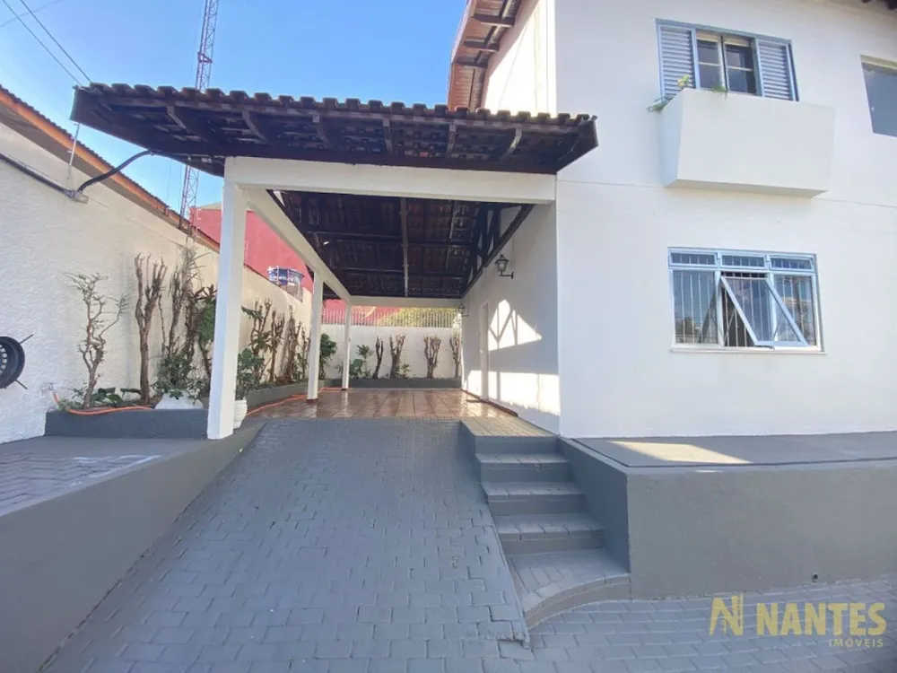 Casa, 4 quartos, 260 m² - Foto 1