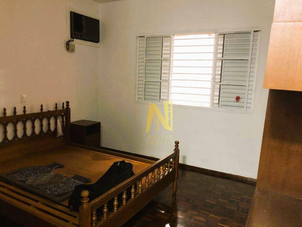 Casa à venda com 4 quartos, 211m² - Foto 8