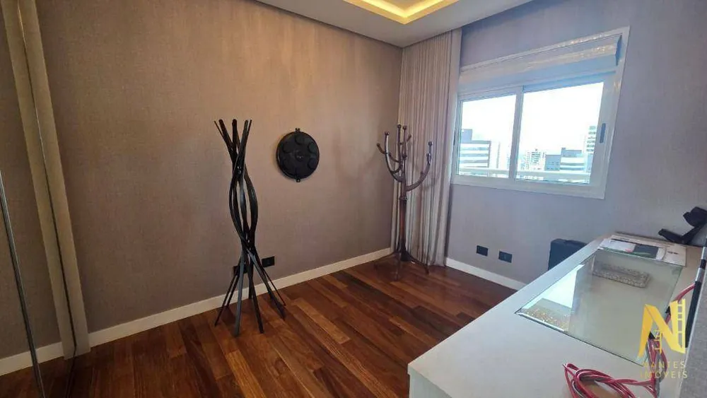Apartamento, 3 quartos, 245 m² - Foto 12
