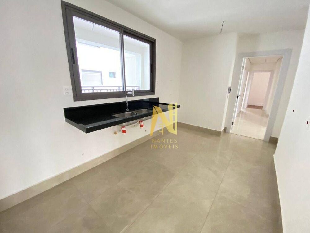 Apartamento à venda com 3 quartos, 216m² - Foto 4