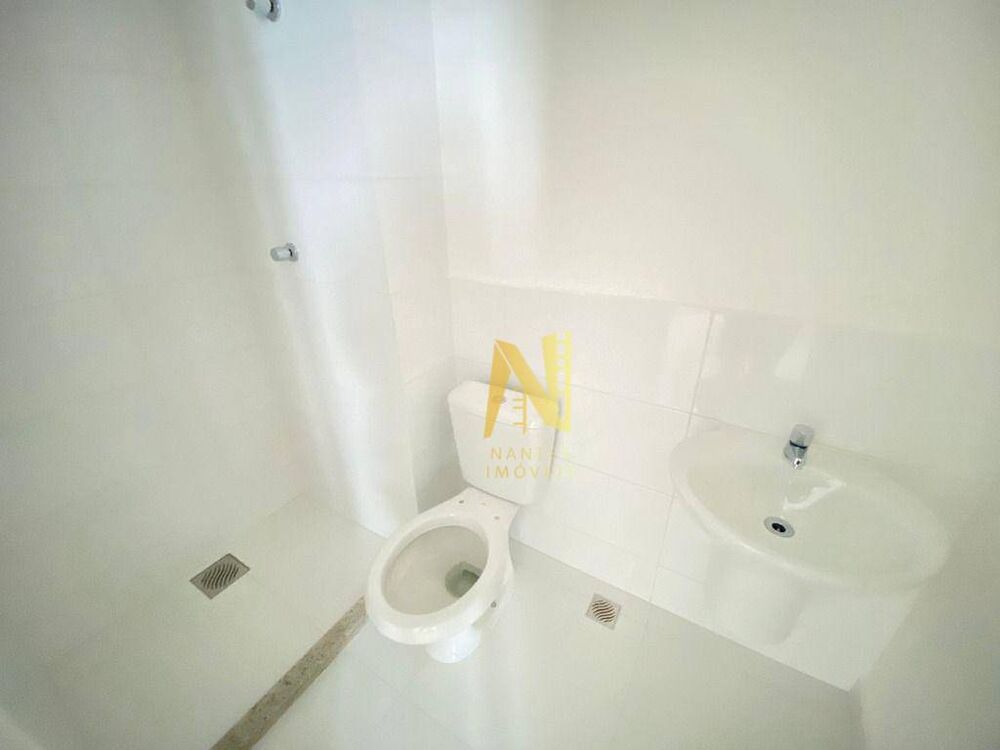Apartamento à venda com 3 quartos, 216m² - Foto 7