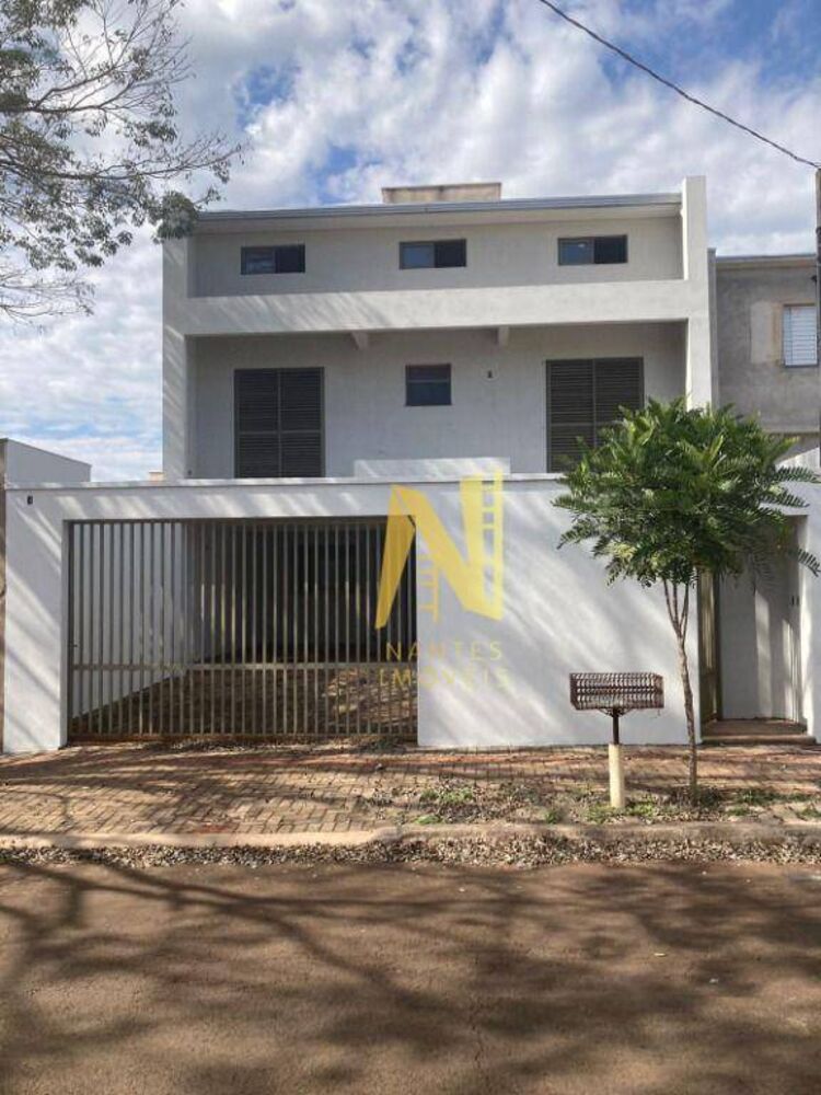 Casa, 4 quartos, 205 m² - Foto 1