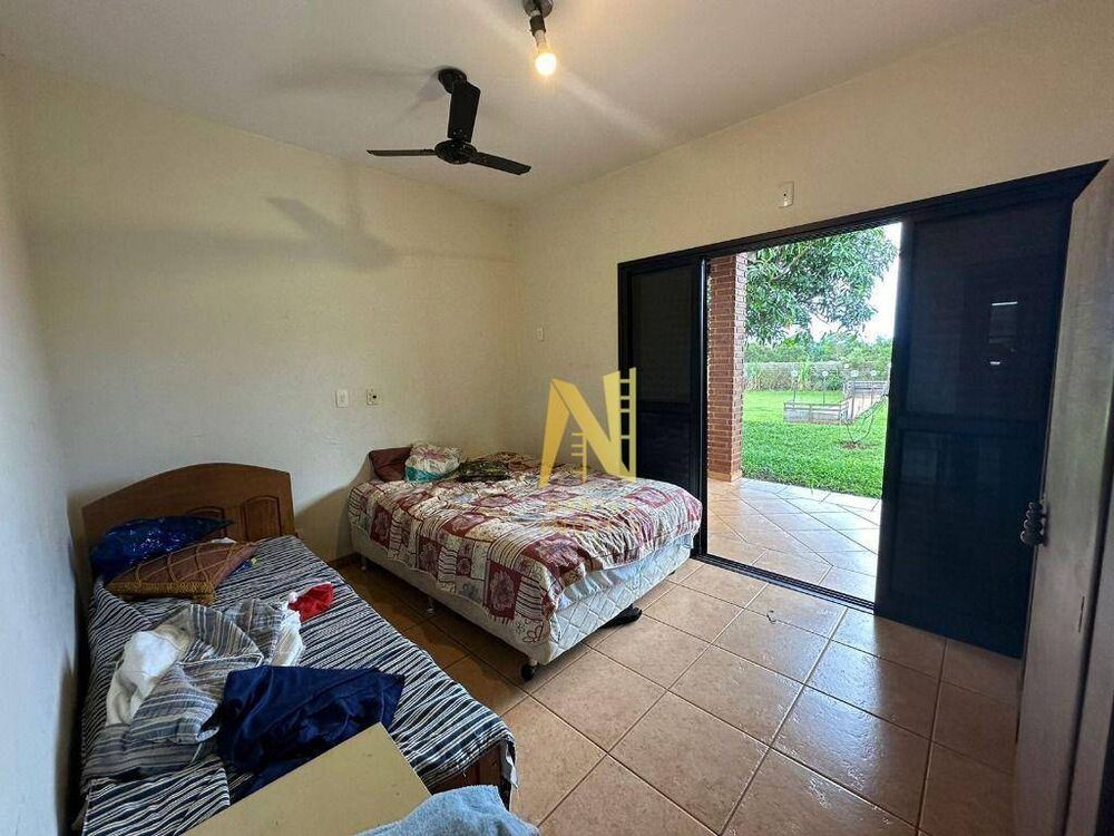 Chácara à venda com 2 quartos, 272m² - Foto 15
