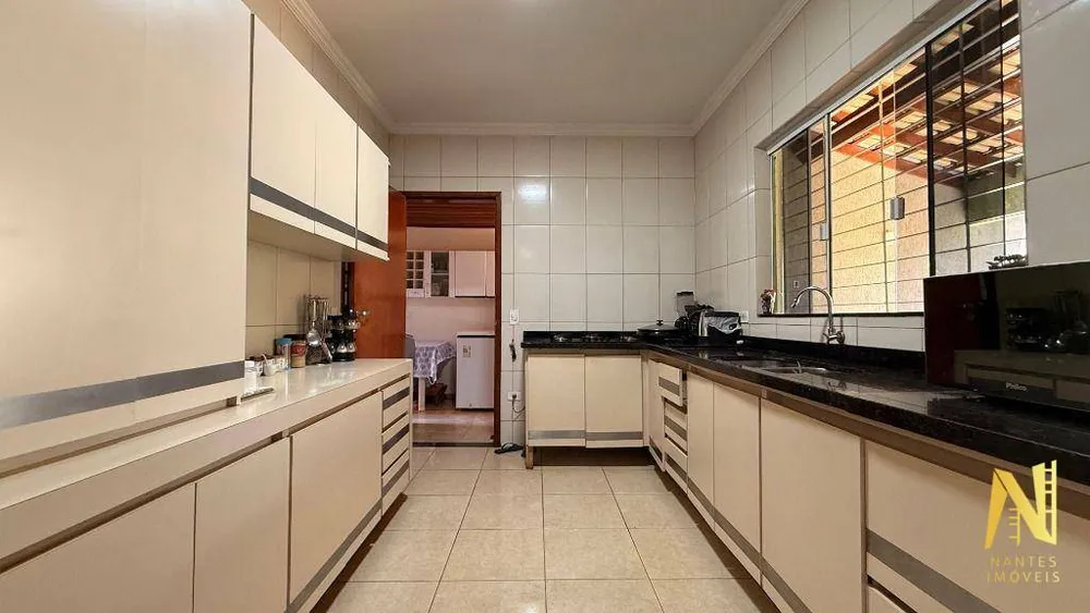 Casa, 5 quartos, 158 m² - Foto 4