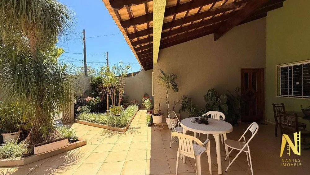 Casa, 5 quartos, 158 m² - Foto 1