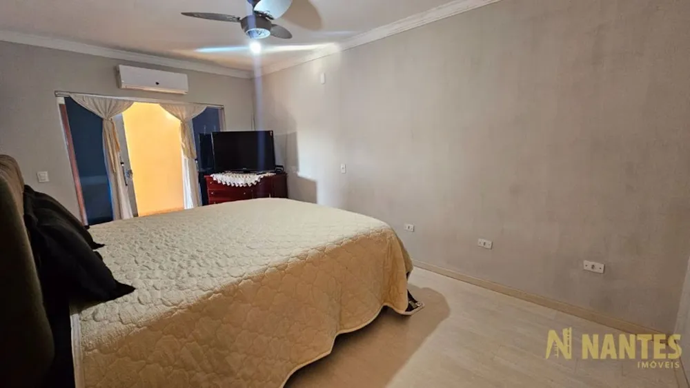 Casa, 4 quartos, 215 m² - Foto 8