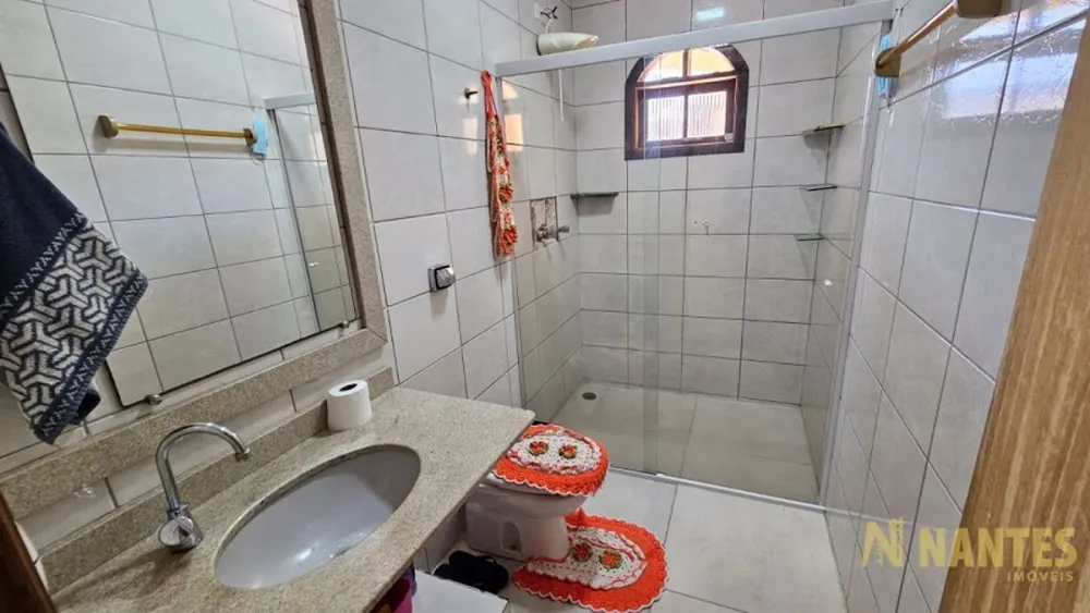 Casa, 4 quartos, 215 m² - Foto 2