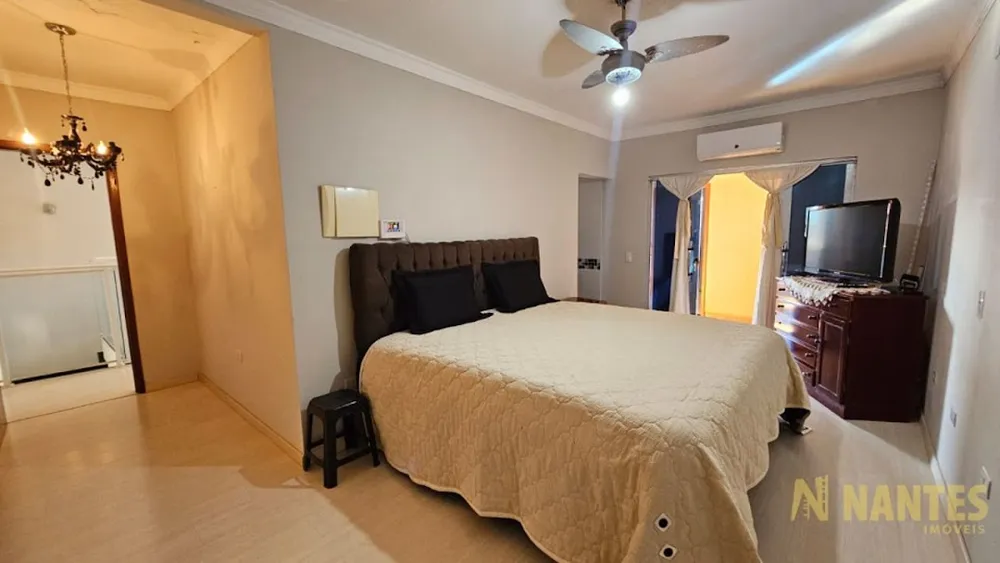 Casa, 4 quartos, 215 m² - Foto 9