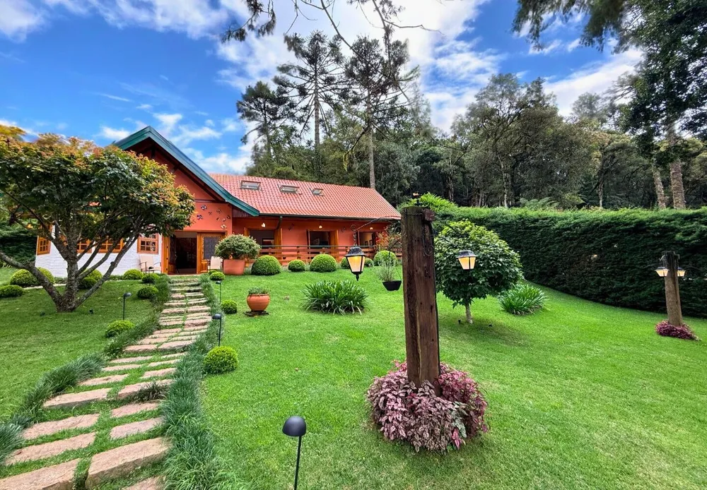 Casa, 4 quartos, 141 m² - Foto 1