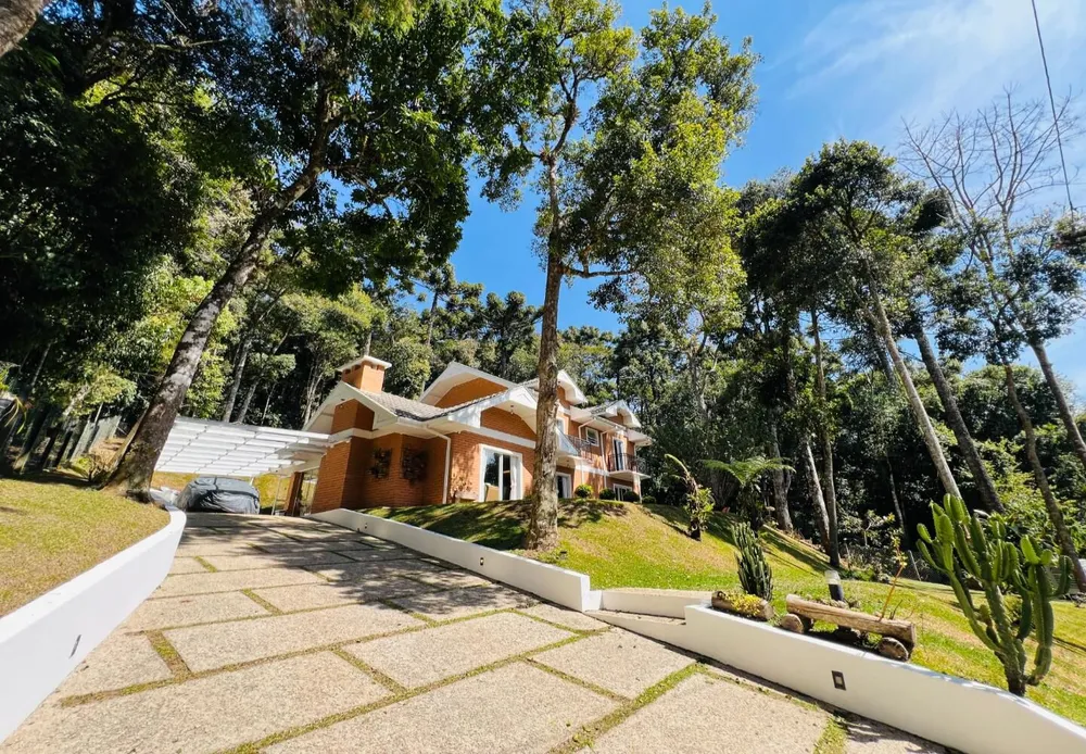 Casa, 4 quartos, 243 m² - Foto 1