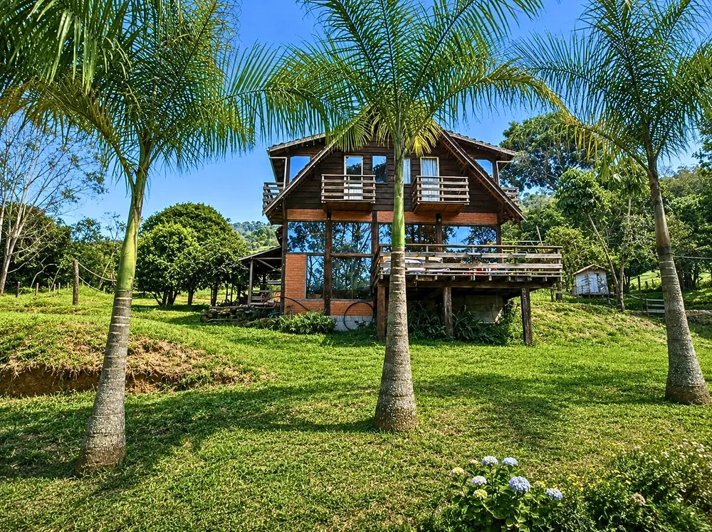Casa, 7 quartos, 220 m² - Foto 1