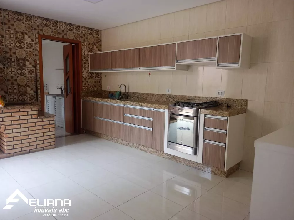 Casa à venda com 3 quartos, 193m² - Foto 1