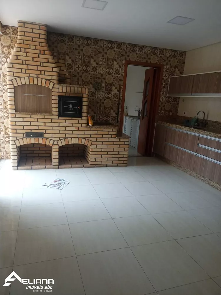 Casa à venda com 3 quartos, 193m² - Foto 2