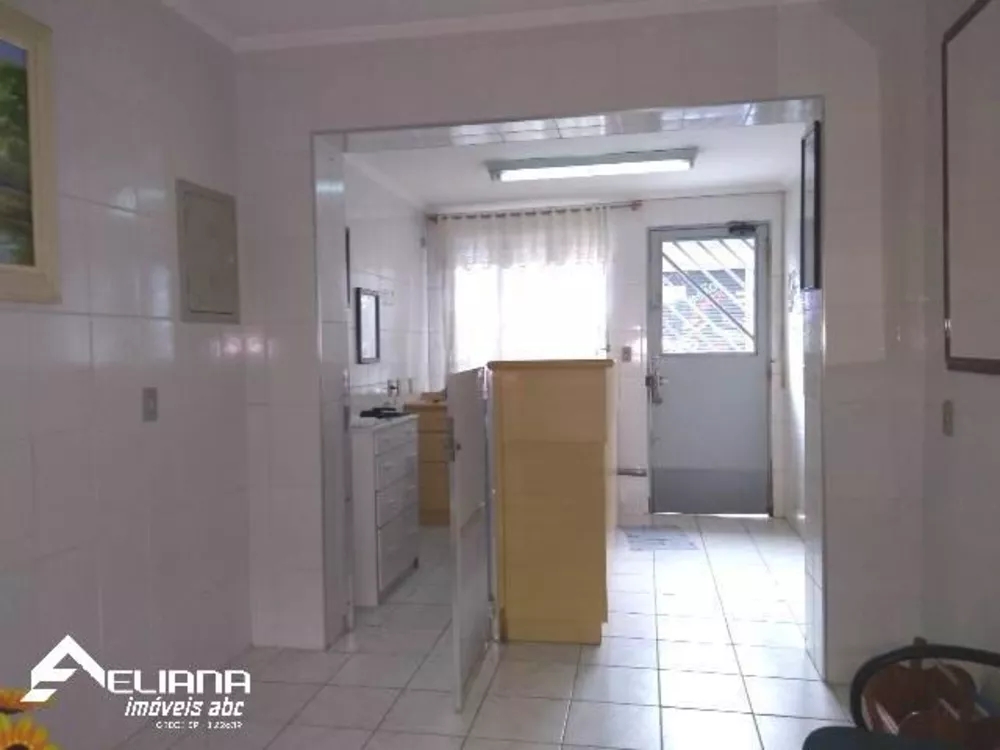 Sobrado à venda com 3 quartos, 220m² - Foto 1