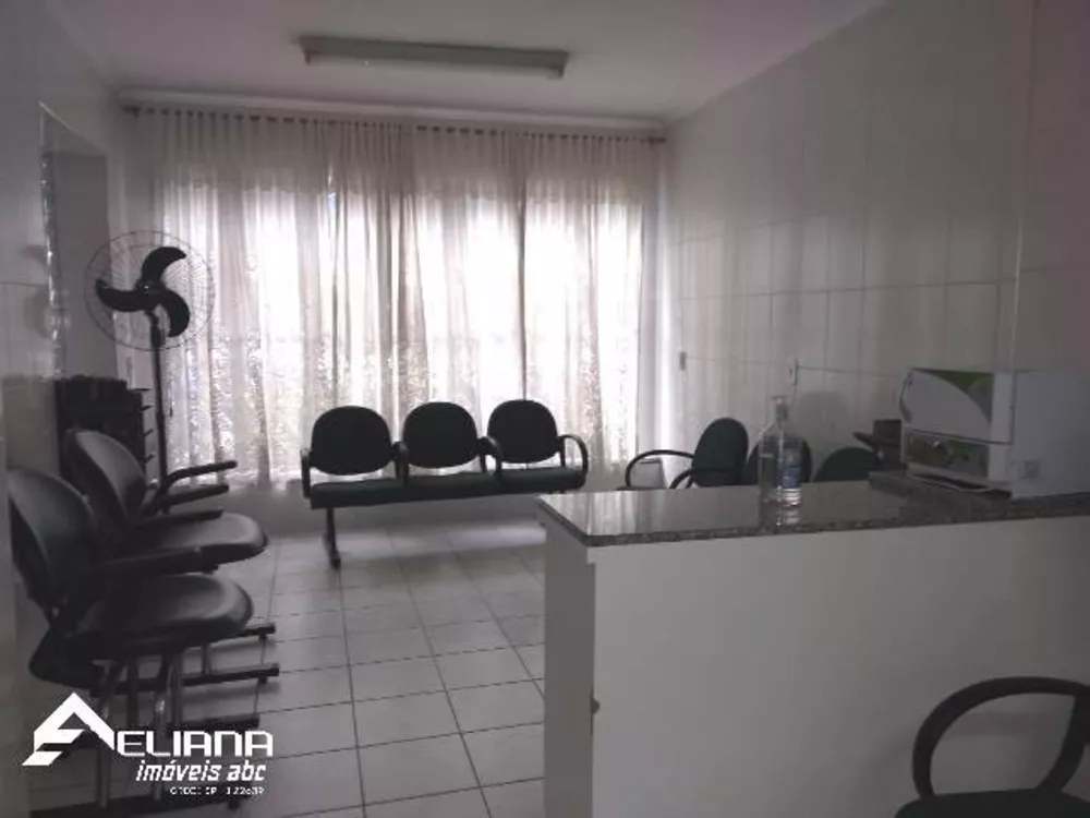 Sobrado à venda com 3 quartos, 220m² - Foto 2