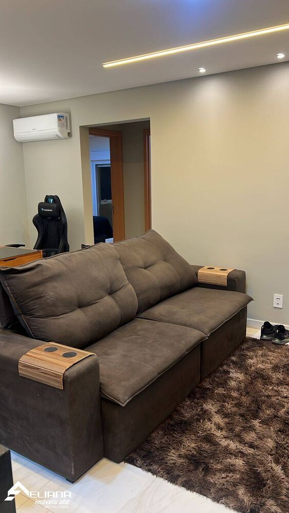 Apartamento à venda com 2 quartos, 64m² - Foto 1