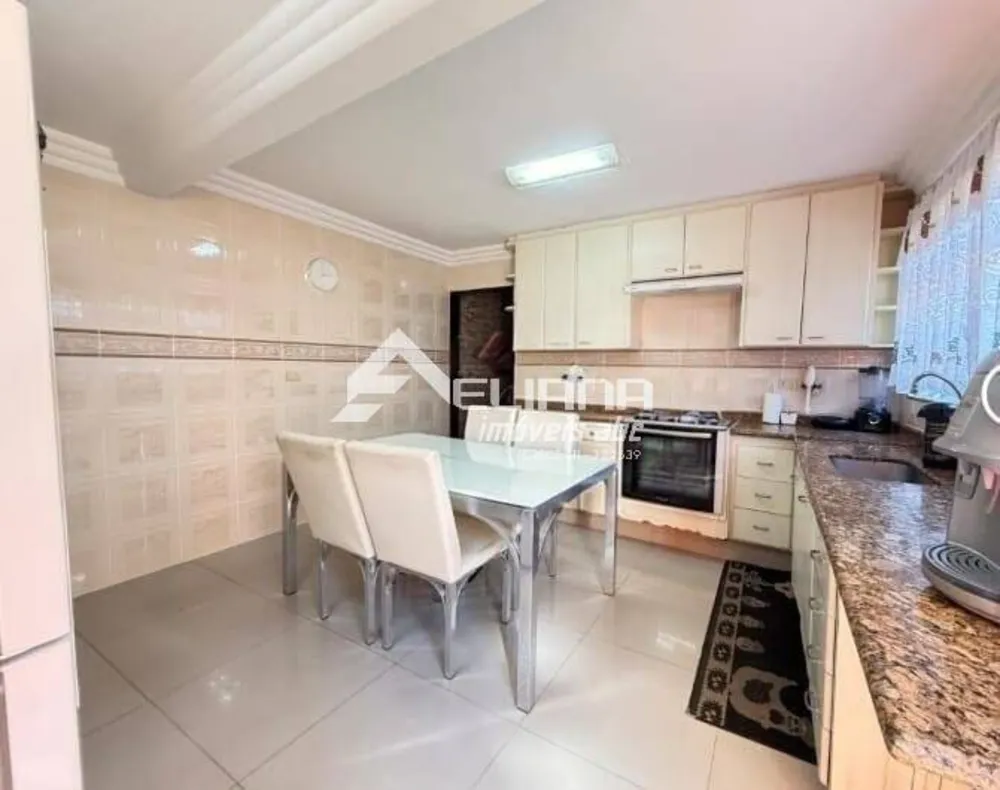 Sobrado, 3 quartos, 270 m² - Foto 1