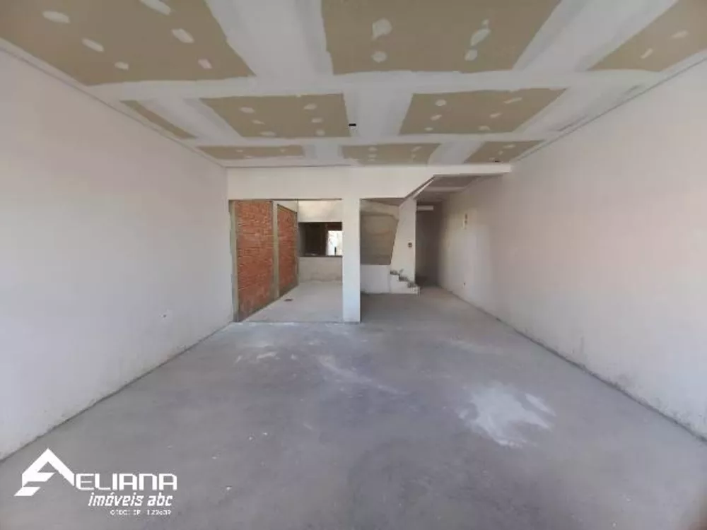 Sobrado à venda com 3 quartos, 257m² - Foto 2