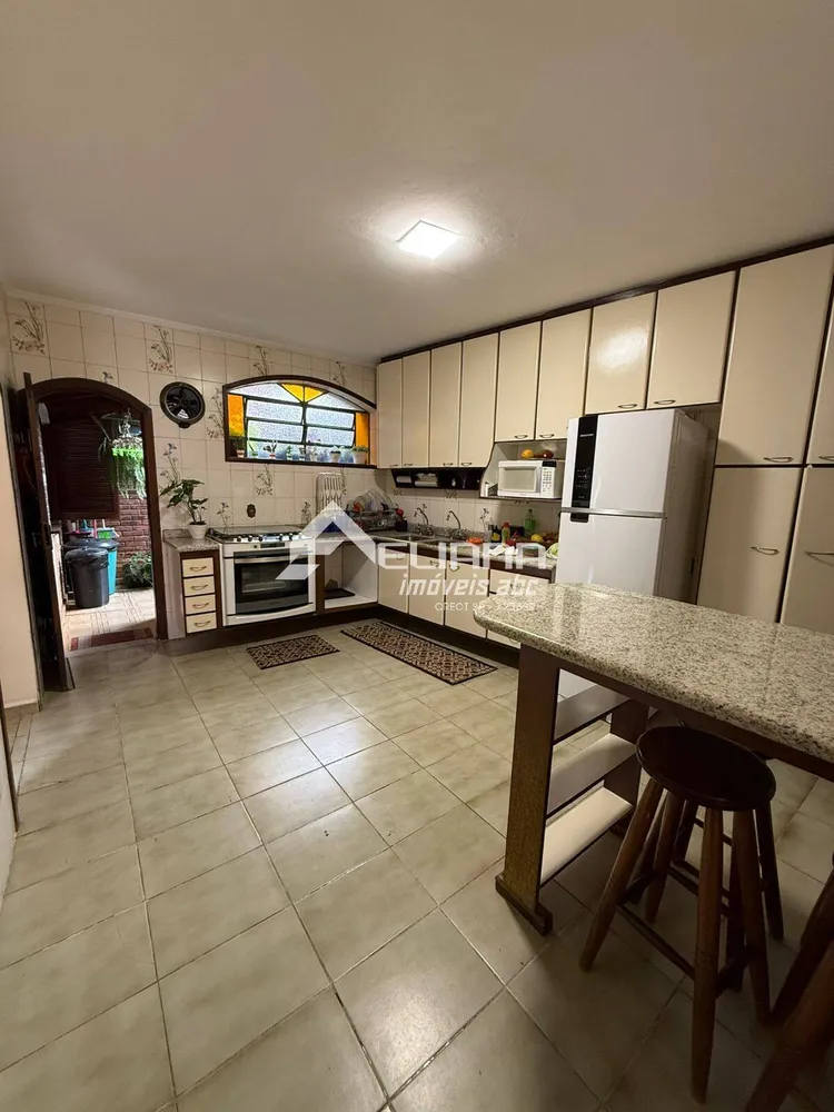 Sobrado, 3 quartos, 198 m² - Foto 1