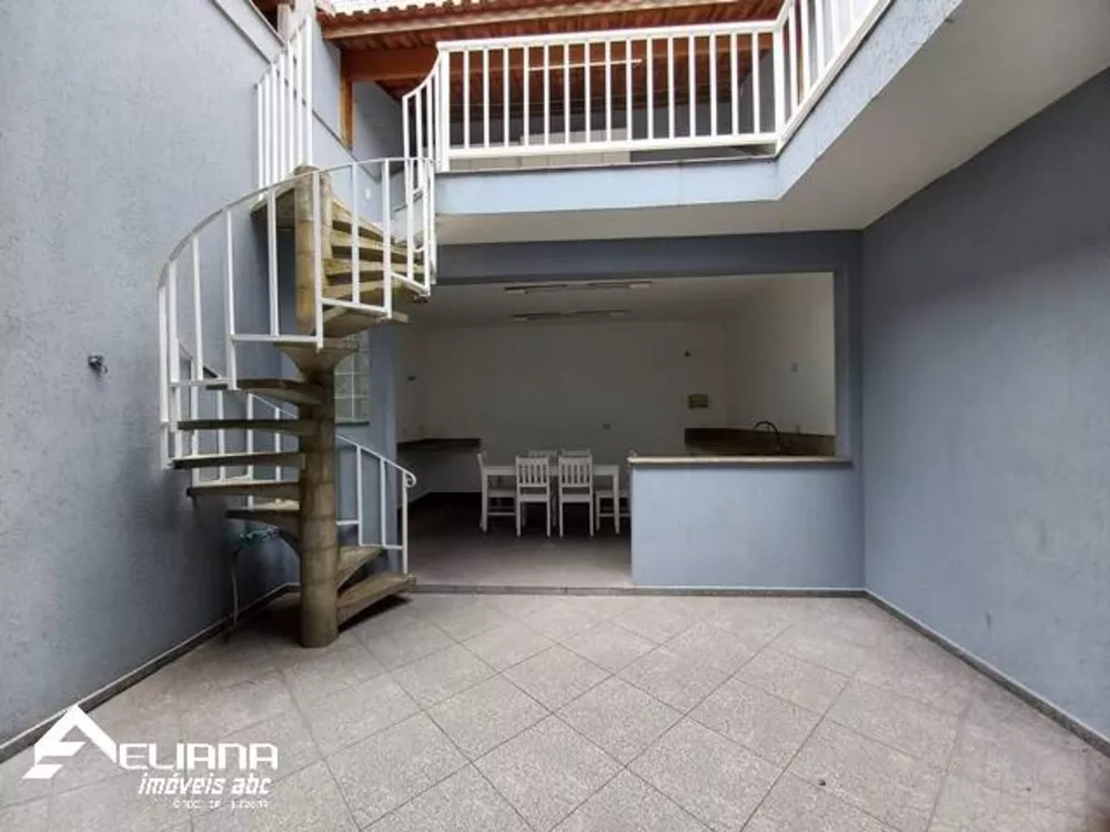 Sobrado à venda com 3 quartos, 207m² - Foto 1