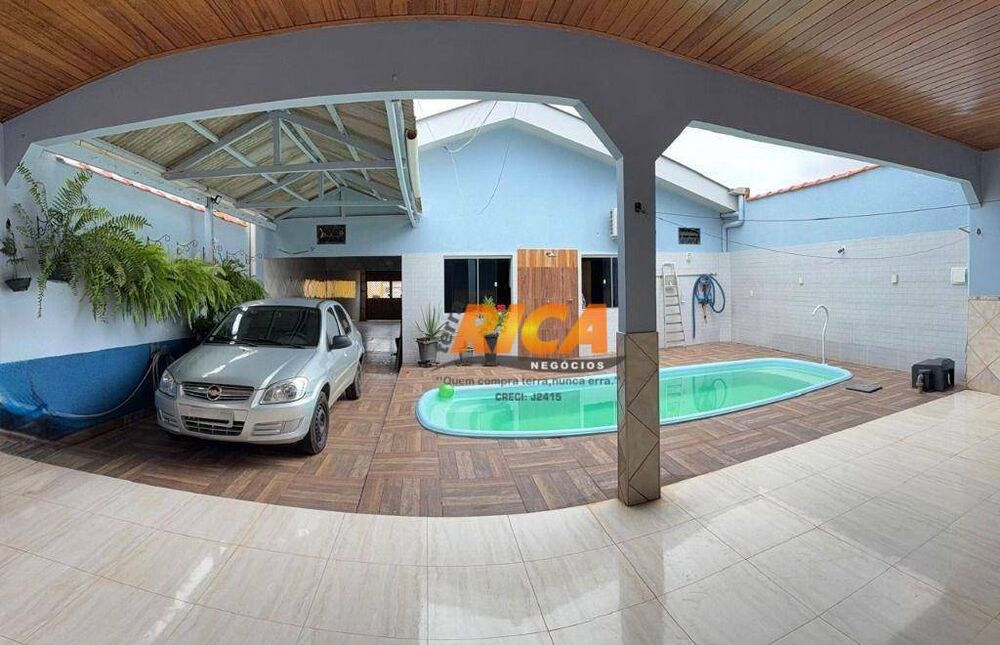 Casa à venda com 3 quartos, 300m² - Foto 1