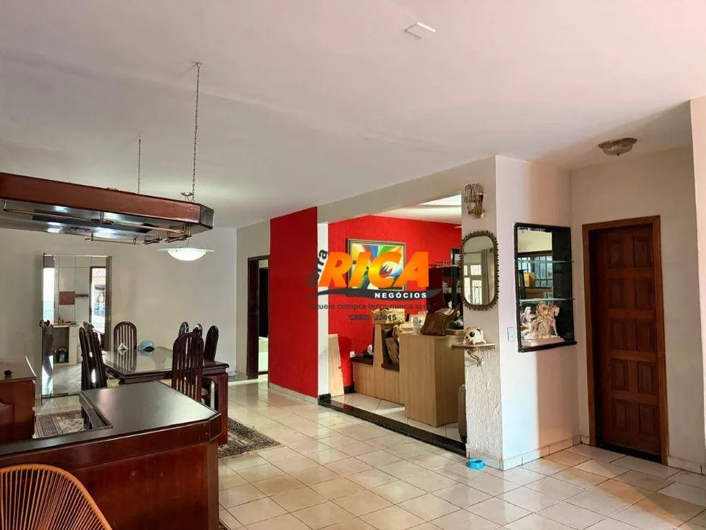 Casa, 3 quartos, 338 m² - Foto 1
