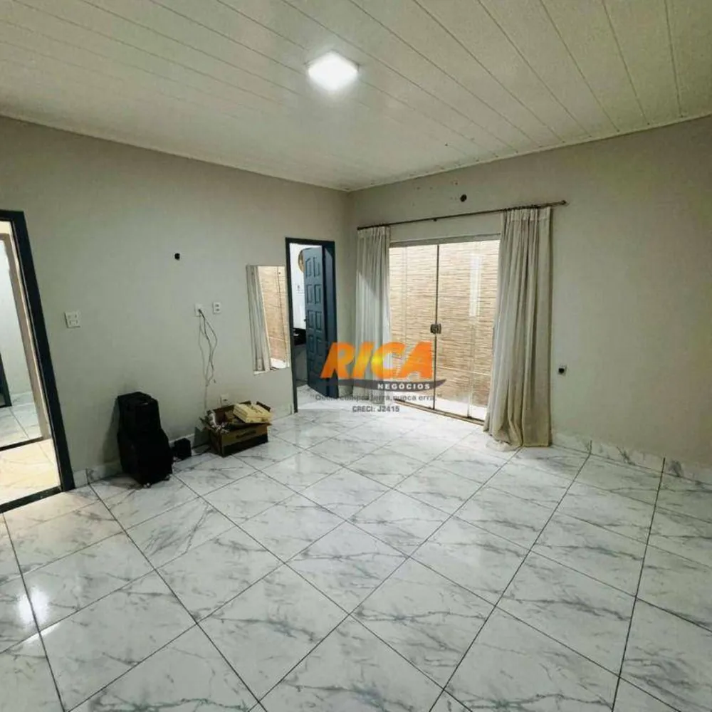 Casa, 3 quartos, 210 m² - Foto 2
