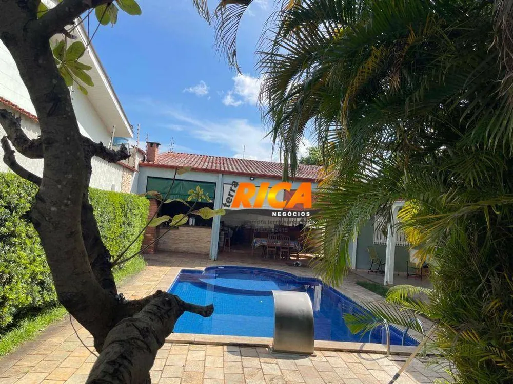 Casa, 4 quartos, 277 m² - Foto 1