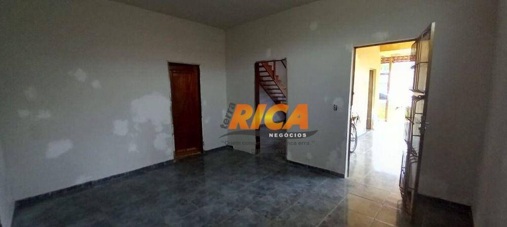 Casa à venda com 3 quartos, 360M2 - Foto 2