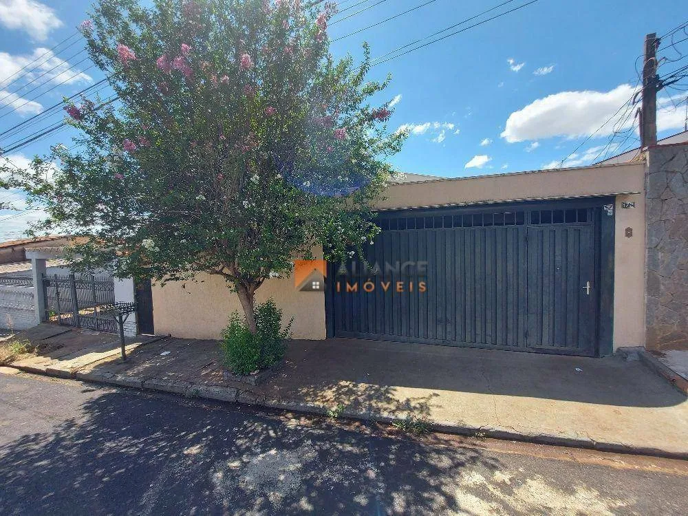 Casa, 3 quartos, 131 m² - Foto 1