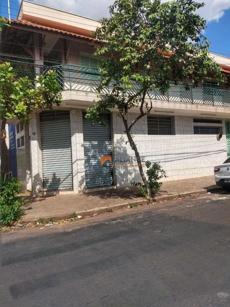 Sobrado, 3 quartos, 200 m² - Foto 1