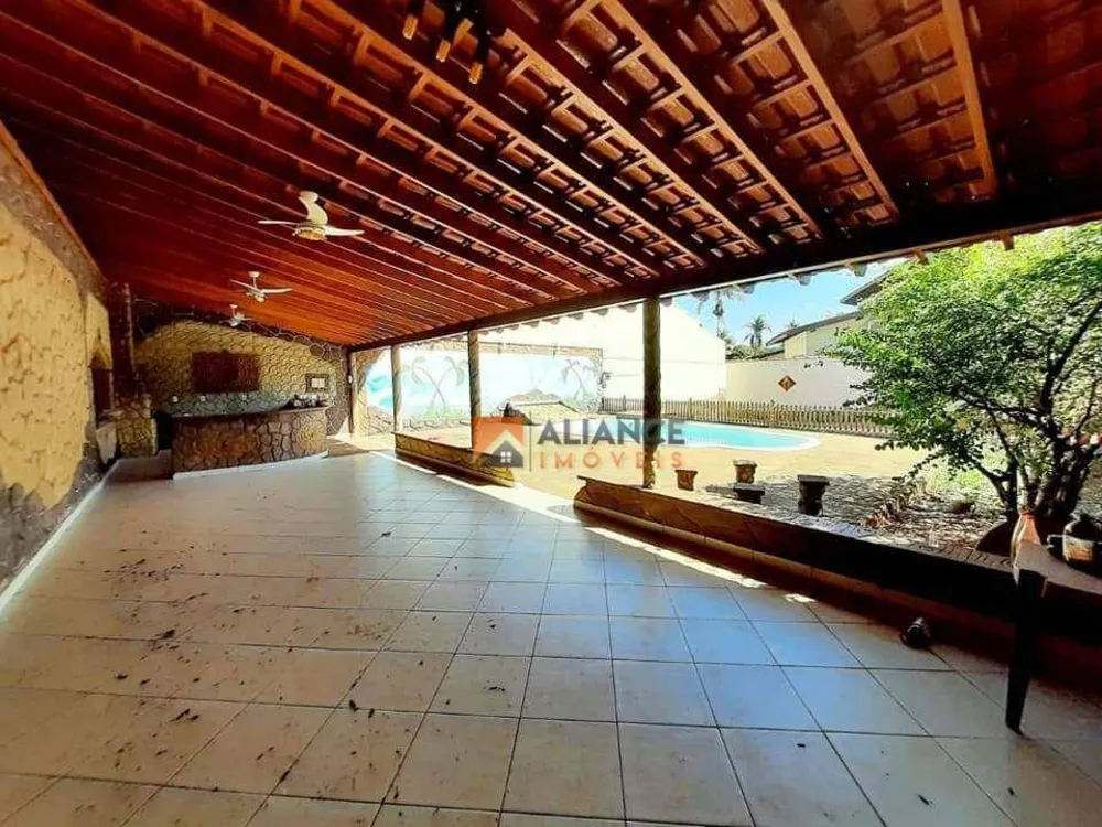 Chácara, 4 quartos, 1528 m² - Foto 4